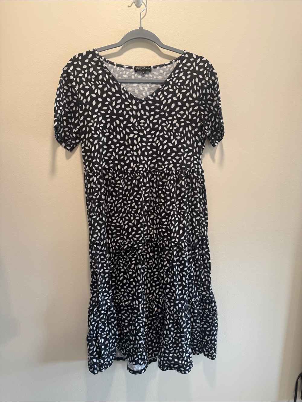 Black & White Printed V-Neck Tiered Midi Dress